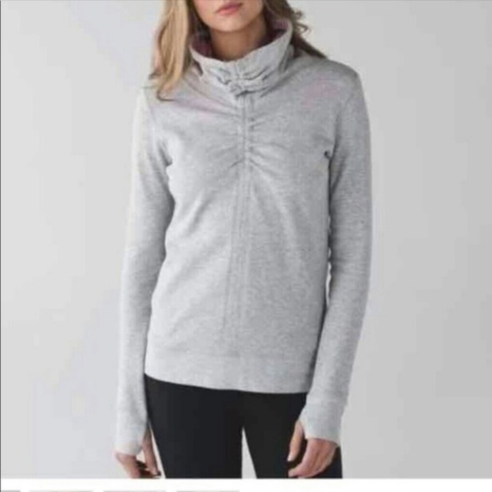 Lululemon In a Cinch longsleeve top